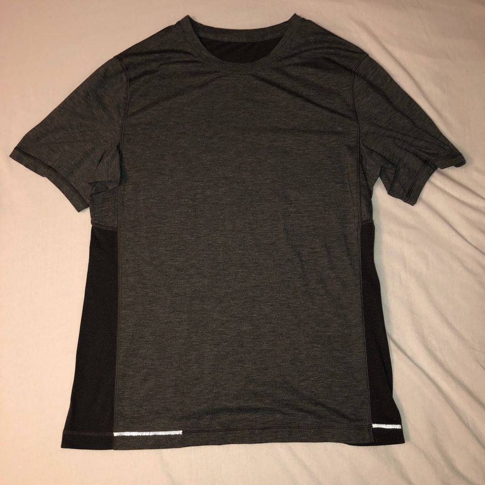 Short Sleeve Lululemon tee shirt